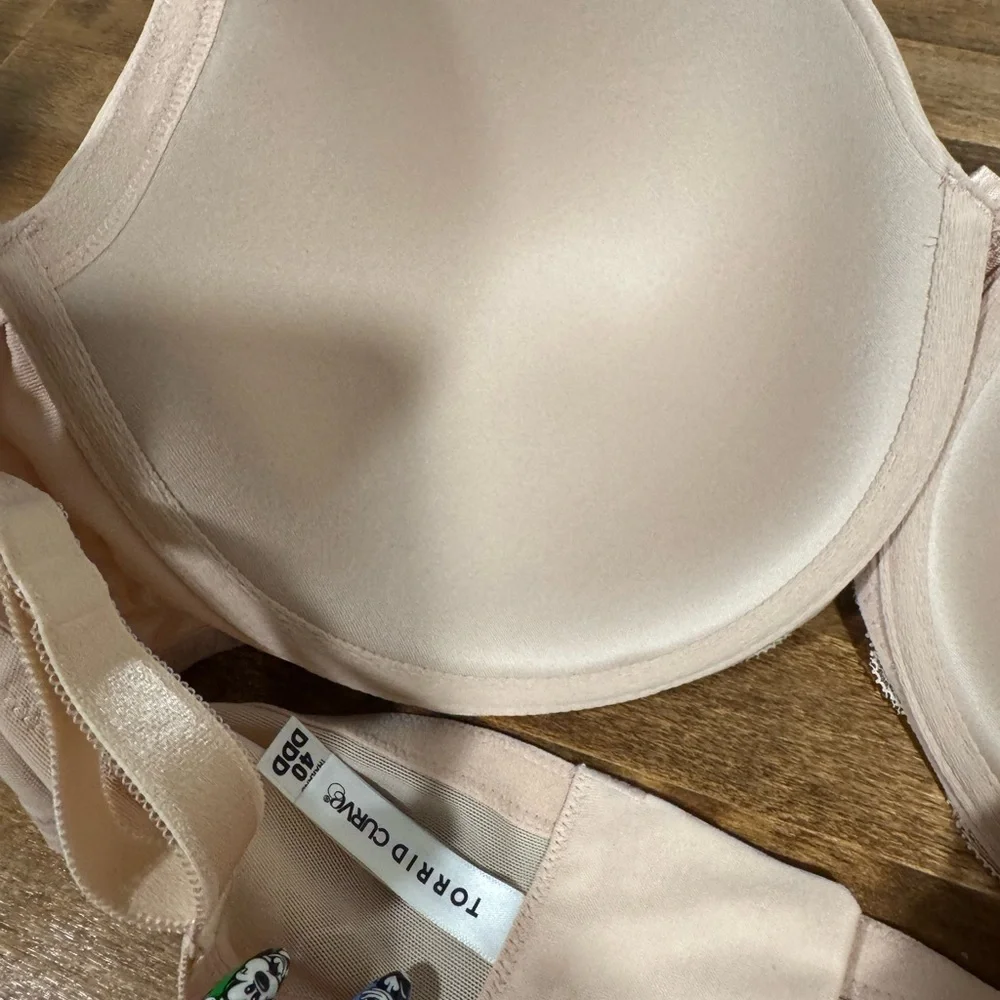Torrid Curve Bra - Picture 3 of 5